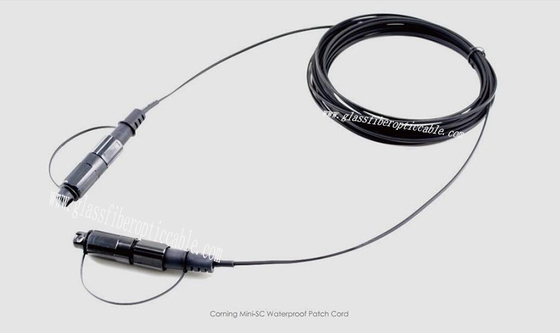 O remendo da fibra ótica do SC APC do conector de H cabografa a perda do retorno alta de uma comunicação exterior