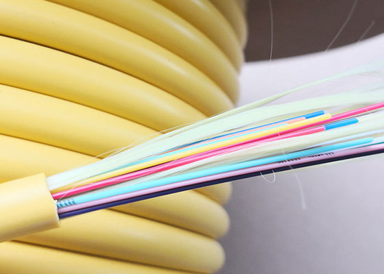 Cor alaranjada interna multimodo apertada flexível do cabo de distribuição da fibra ótica do amortecedor